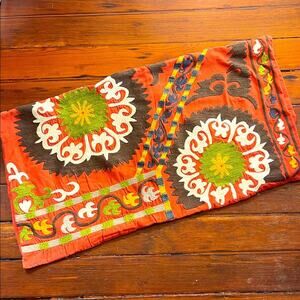 Pottery Barn 100% cotton Howell Suzani embroidered pillow cover 20x36